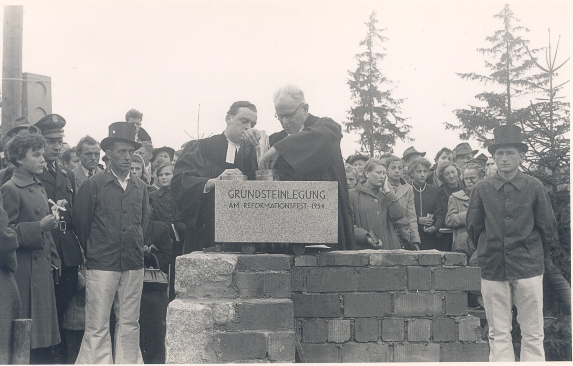 Grundsteinlegung der Lutherkirche Hof 1954